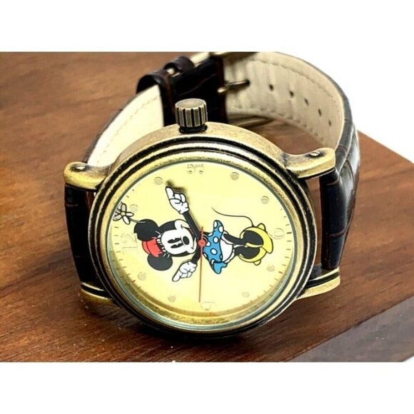 Disney Women\'s Watch W001876 Minnie Mouse Quartz Silver 38mm Brown Leather Strap main image 9